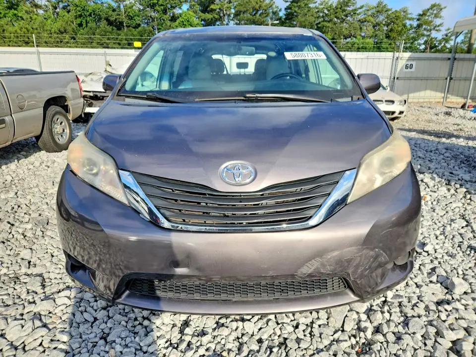 2015 TOYOTA SIENNA XLE 8-PASSENGER  