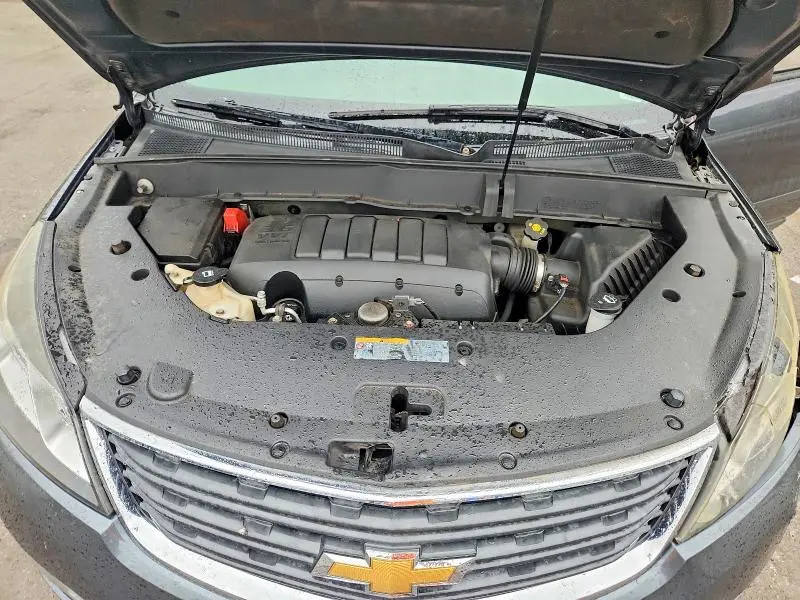 2013 CHEVROLET TRAVERSE LS  