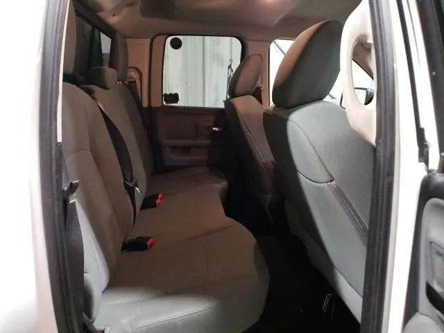 2016 RAM 1500 SLT  