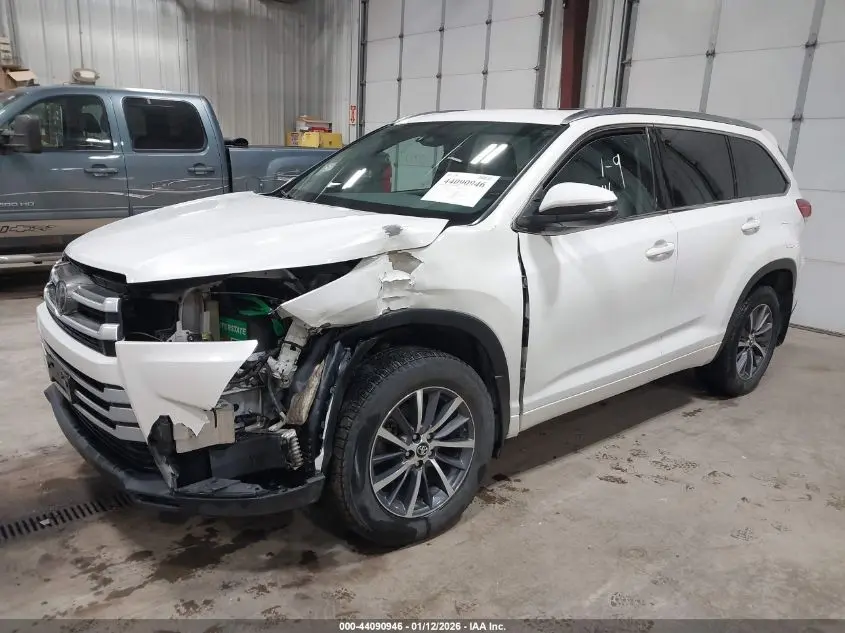 2017 TOYOTA HIGHLANDER XLE