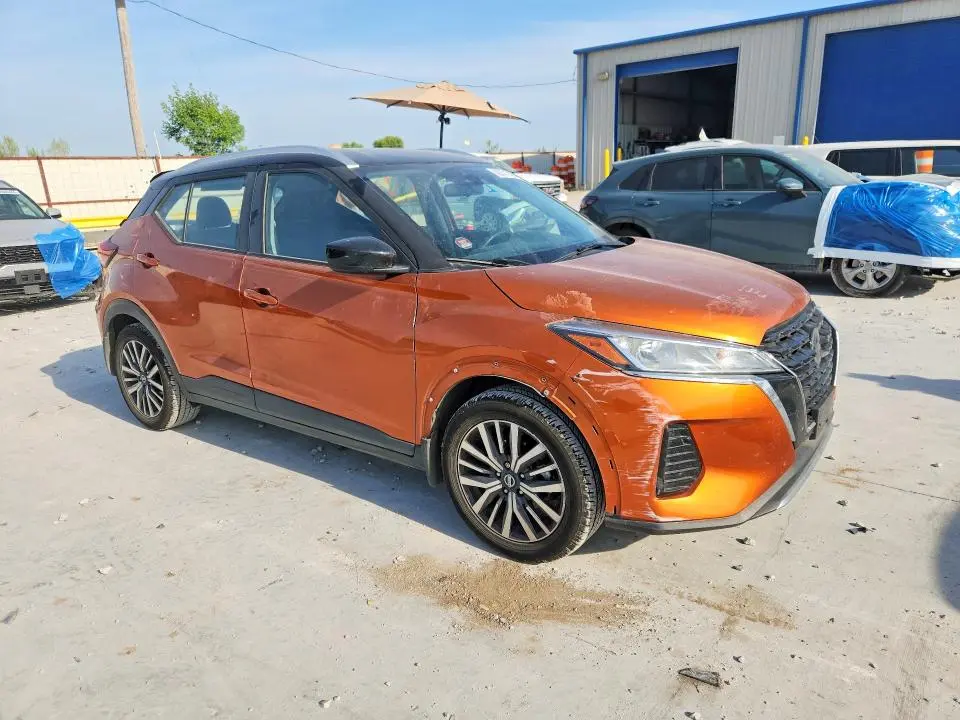 2021 NISSAN KICKS SV  