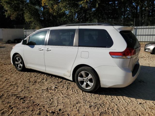 2013 TOYOTA SIENNA LE