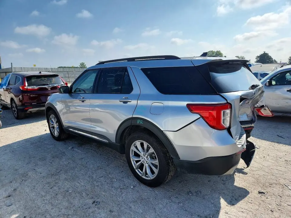 2021 FORD EXPLORER XLT  