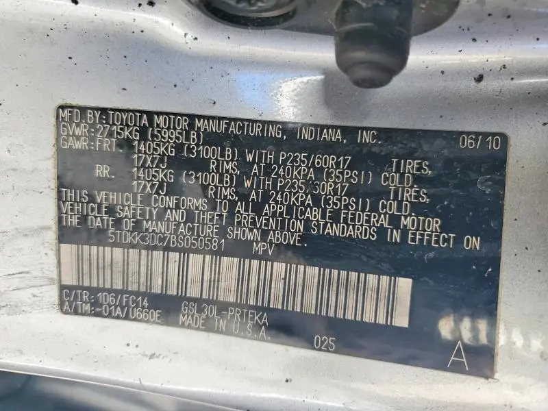 2011 TOYOTA SIENNA LE  