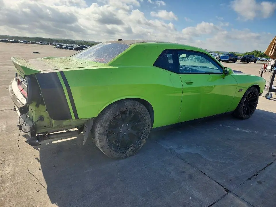 2015 DODGE CHALLENGER SXT  