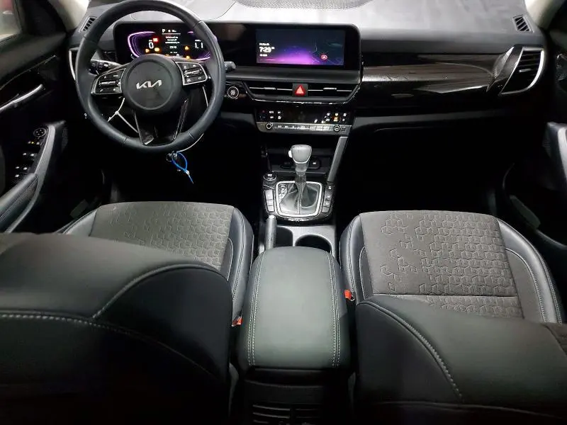2025 KIA SELTOS S  