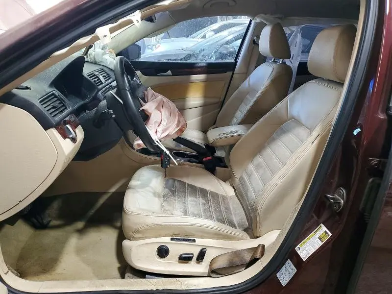 2013 VOLKSWAGEN PASSAT SEL  