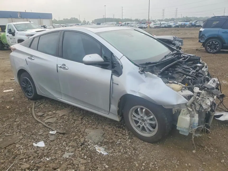 2017 TOYOTA PRIUS THREE  