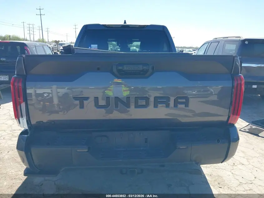 2025 TOYOTA TUNDRA SR5