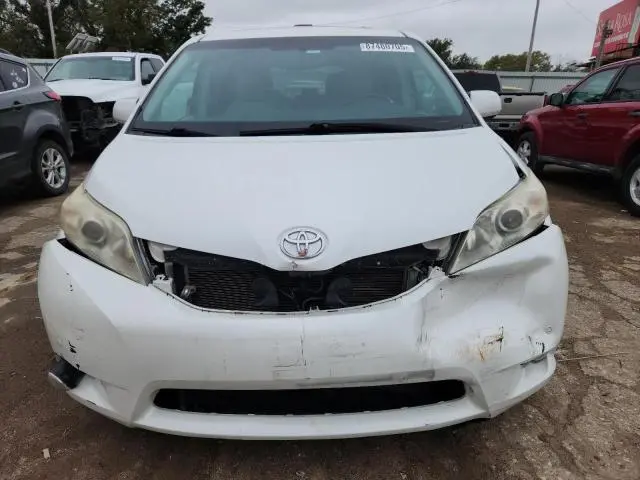 2011 TOYOTA SIENNA XLE  