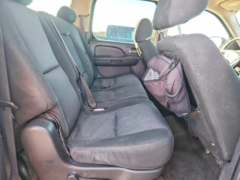 2010 CHEVROLET SUBURBAN C1500 LS  