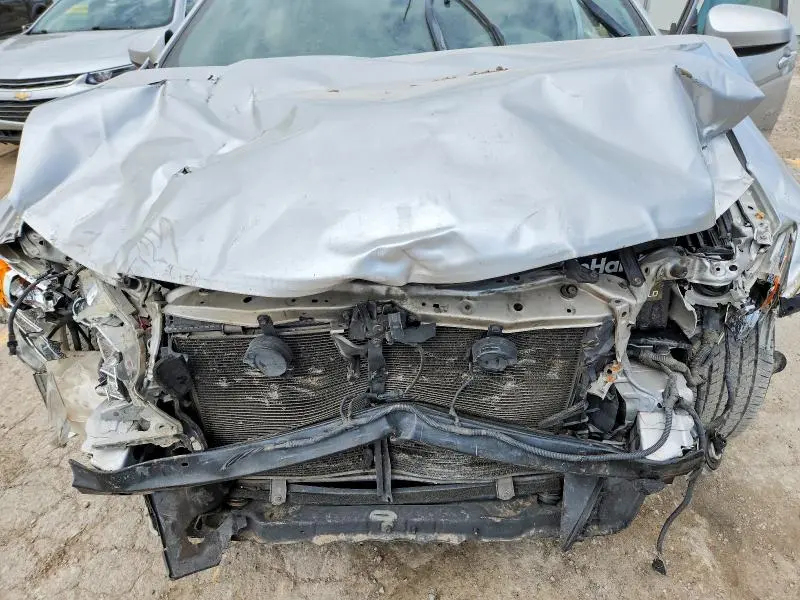 2013 TOYOTA CAMRY XLE V6  