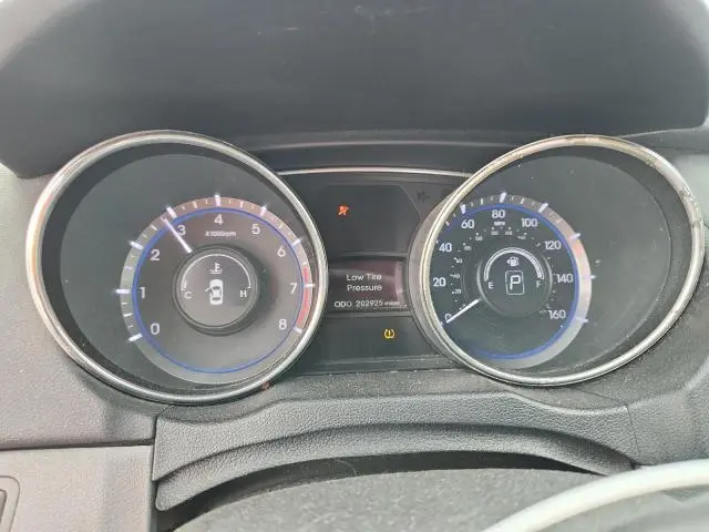 2011 HYUNDAI SONATA GLS  