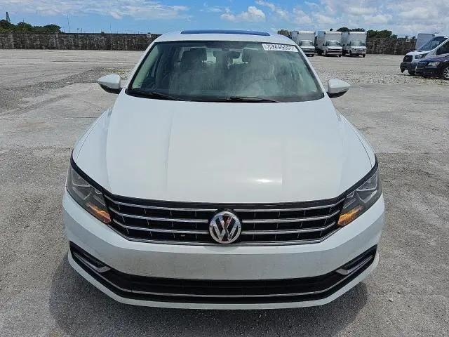 2016 VOLKSWAGEN PASSAT SE
