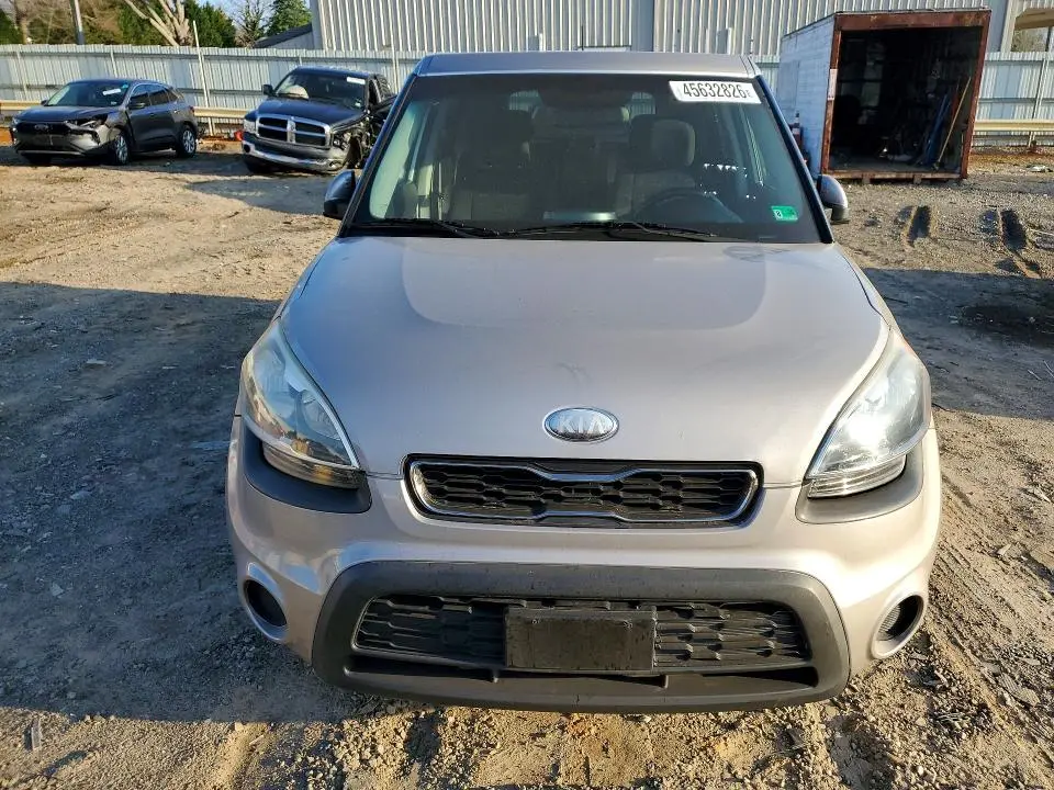 2013 KIA SOUL +  