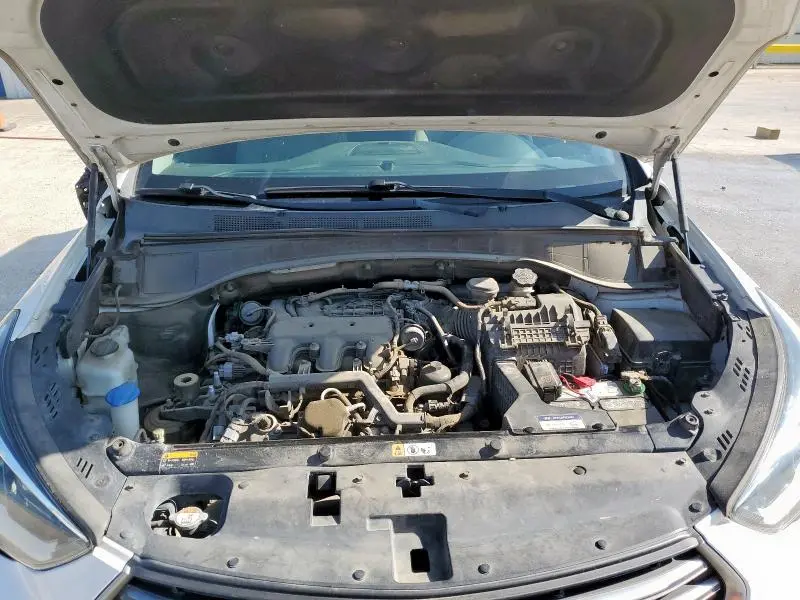 2017 HYUNDAI SANTA FE SE  