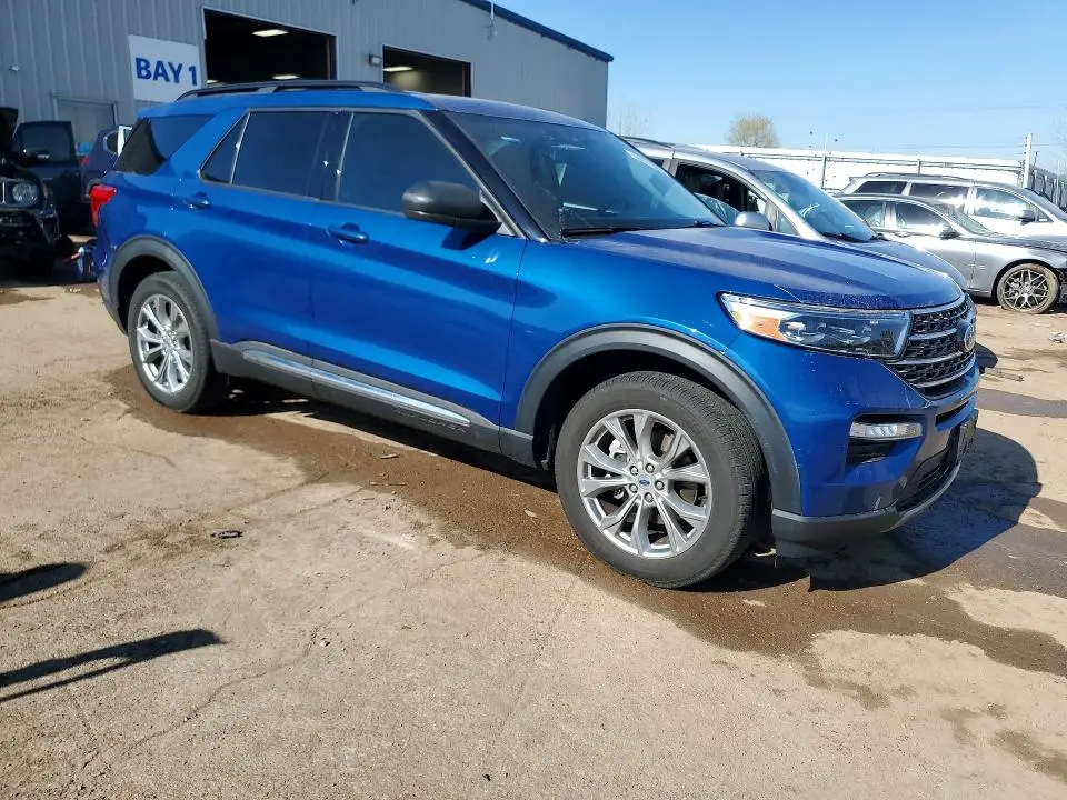 2022 FORD EXPLORER XLT  