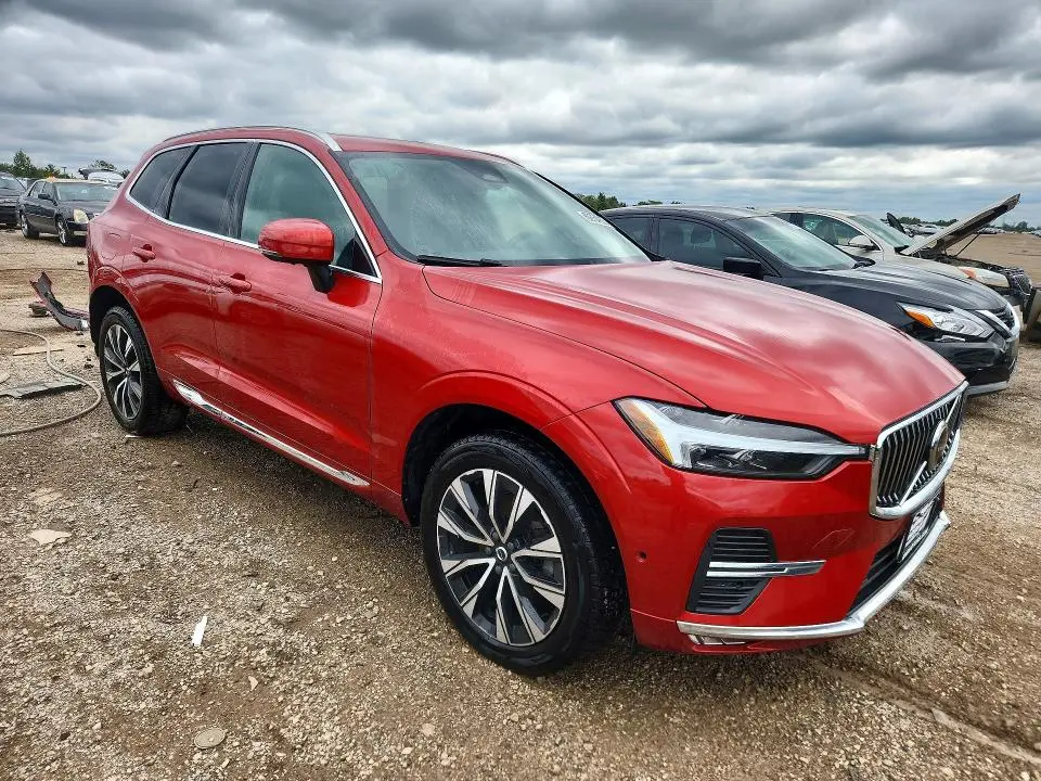 2023 VOLVO XC60 PLUS  