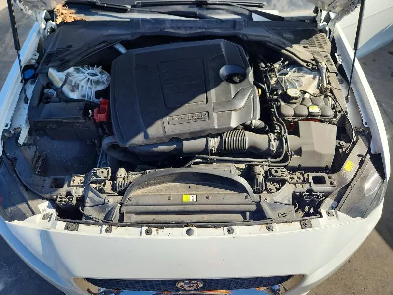 2018 JAGUAR XE PREMIUM  