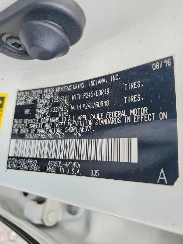 2016 TOYOTA HIGHLANDER LE  