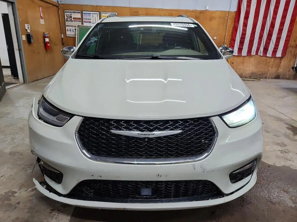 2021 CHRYSLER PACIFICA LIMITED  