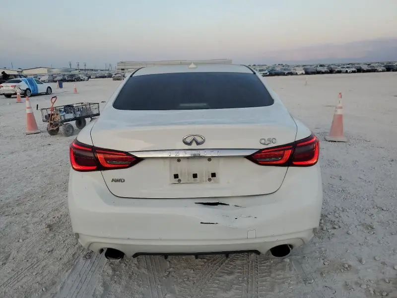 2018 INFINITI Q50 LUXE  