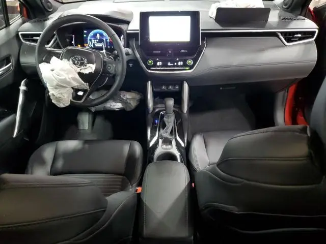2025 TOYOTA COROLLA CROSS SE  