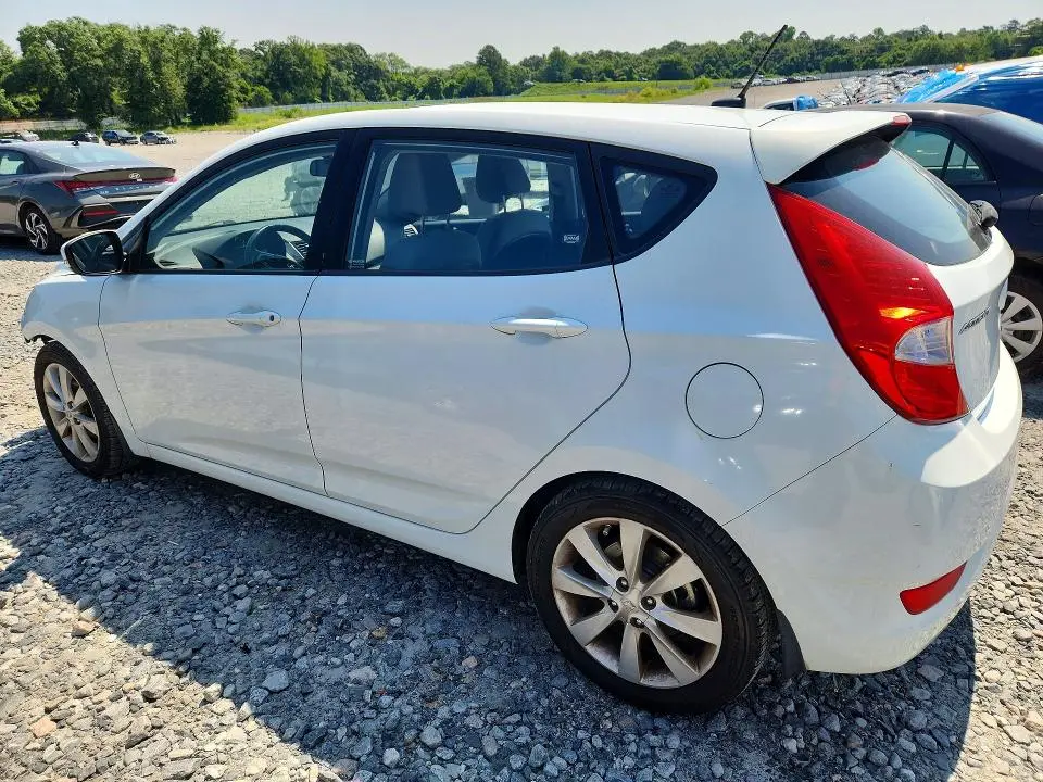 2013 HYUNDAI ACCENT SE  
