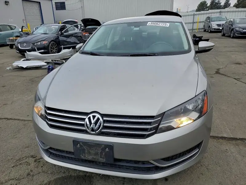 2012 VOLKSWAGEN PASSAT SE  