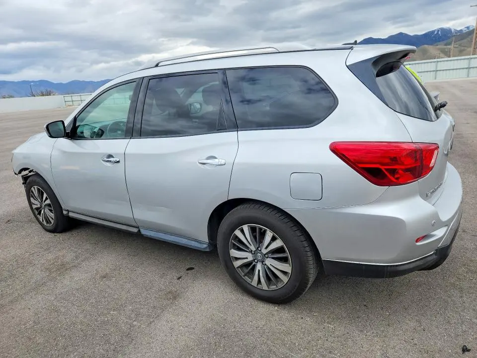 2017 NISSAN PATHFINDER SV  