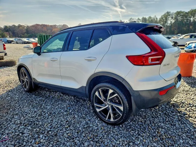 2021 VOLVO XC40 T5 R-DESIGN  