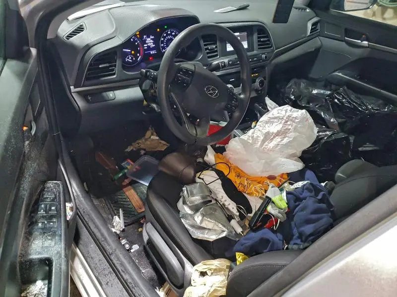 2019 HYUNDAI ELANTRA SE  