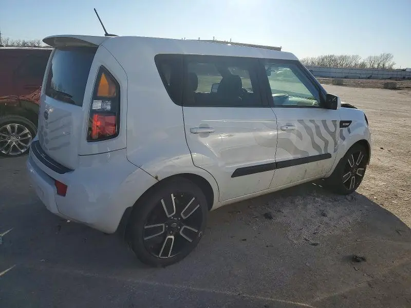 2011 KIA SOUL +  