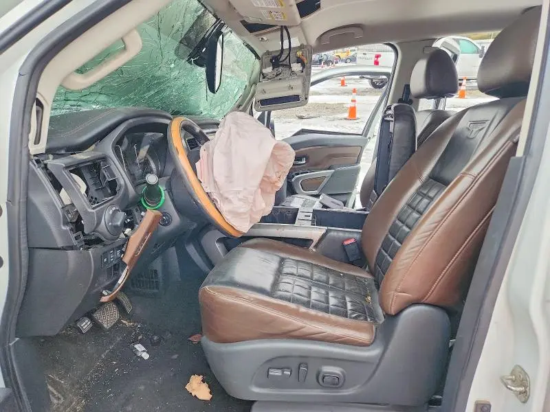 2017 NISSAN TITAN SV  