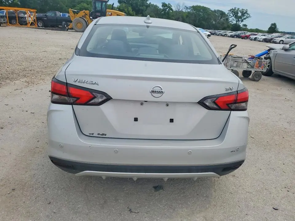 2020 NISSAN VERSA SV  