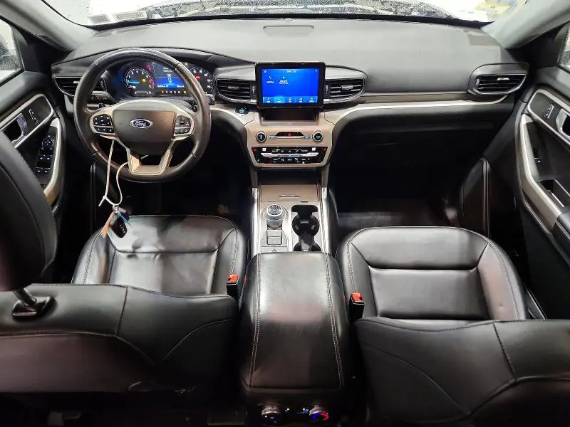 2021 FORD EXPLORER XLT  