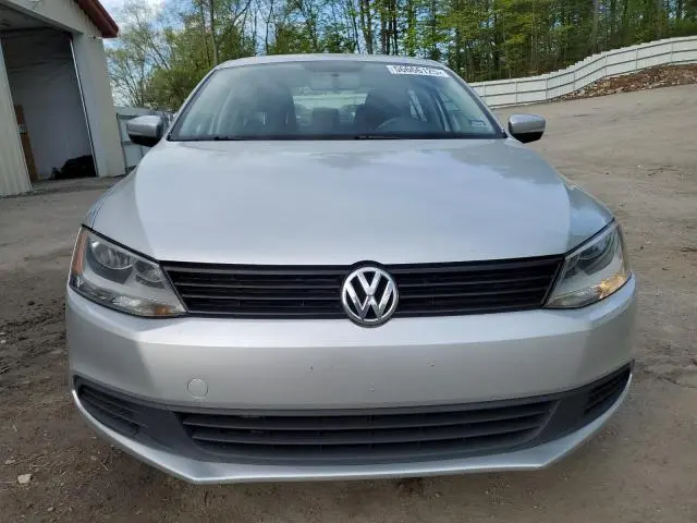 2011 VOLKSWAGEN JETTA SE  