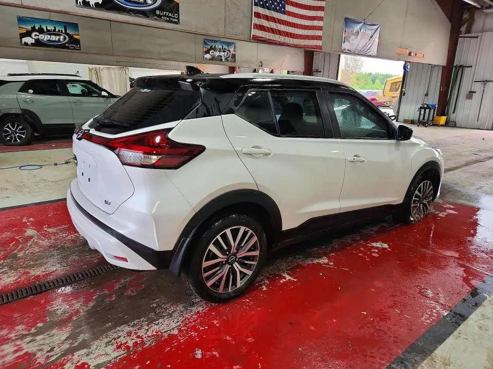 2024 NISSAN KICKS SV  