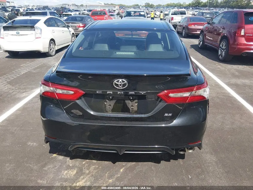 2018 TOYOTA CAMRY SE