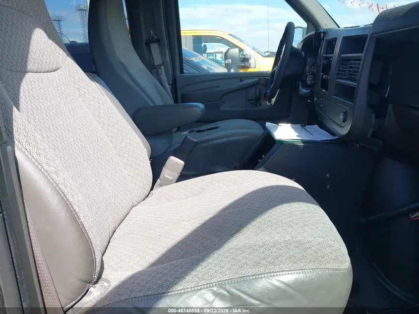 2013 GMC SAVANA 3500 LT