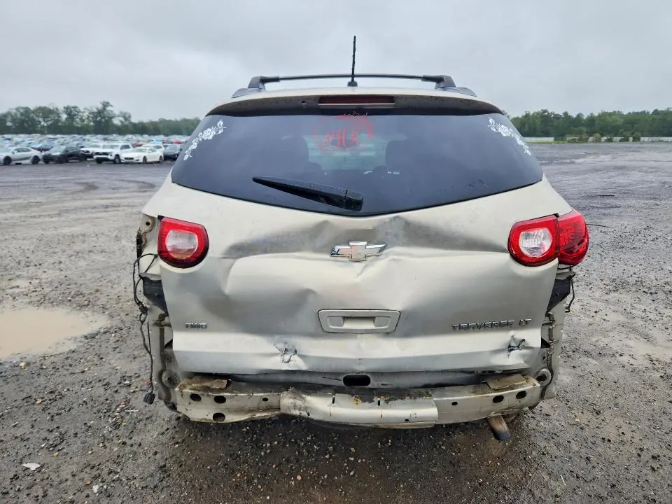 2011 CHEVROLET TRAVERSE LT  