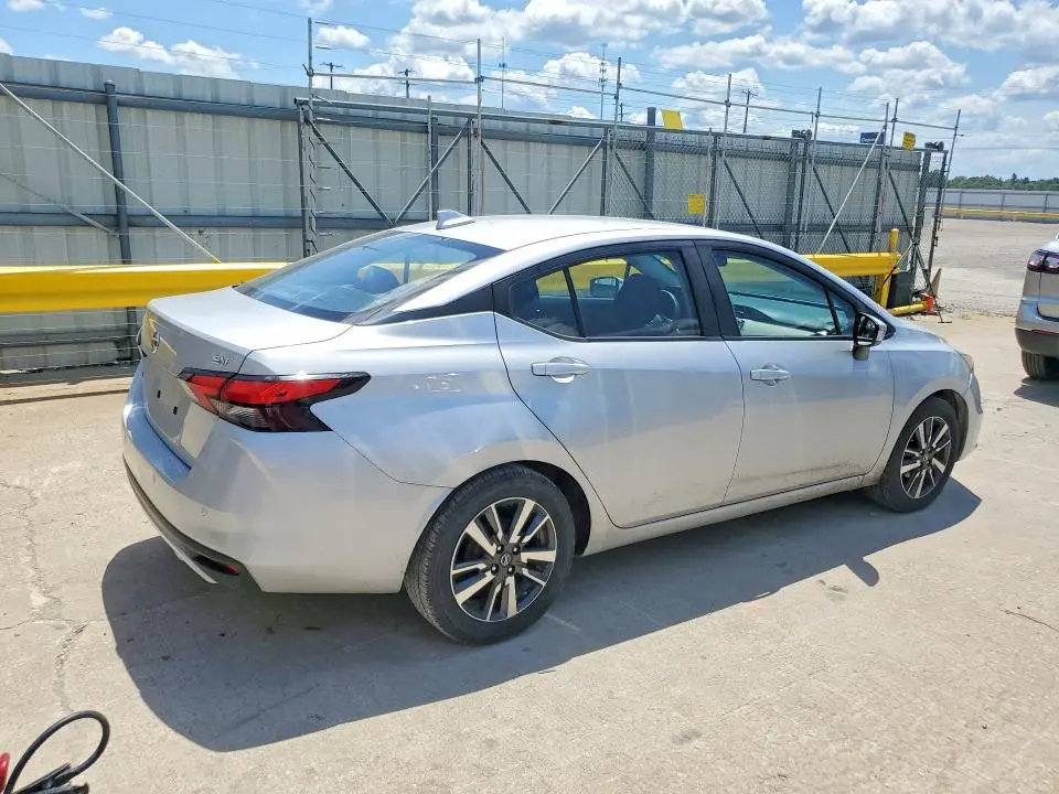 2021 NISSAN VERSA SV  