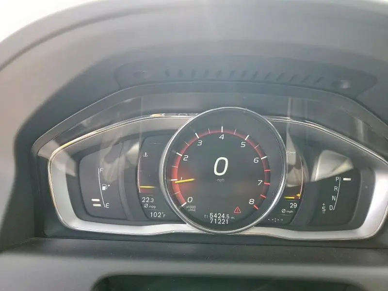 2017 VOLVO XC60 T5 DYNAMIC  