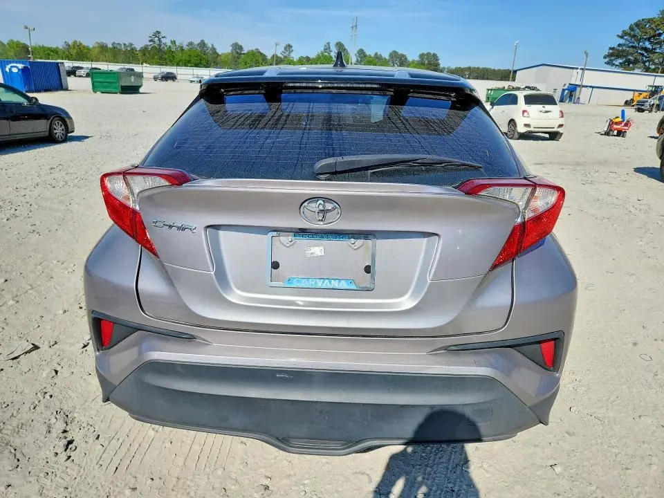 2020 TOYOTA C-HR XLE  