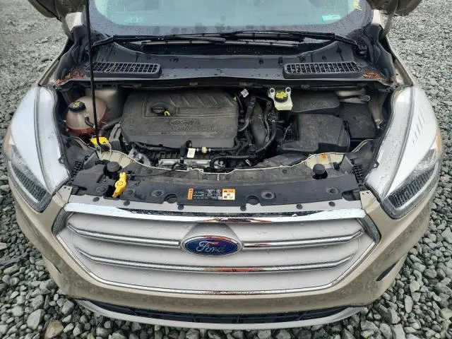 2017 FORD ESCAPE SE  