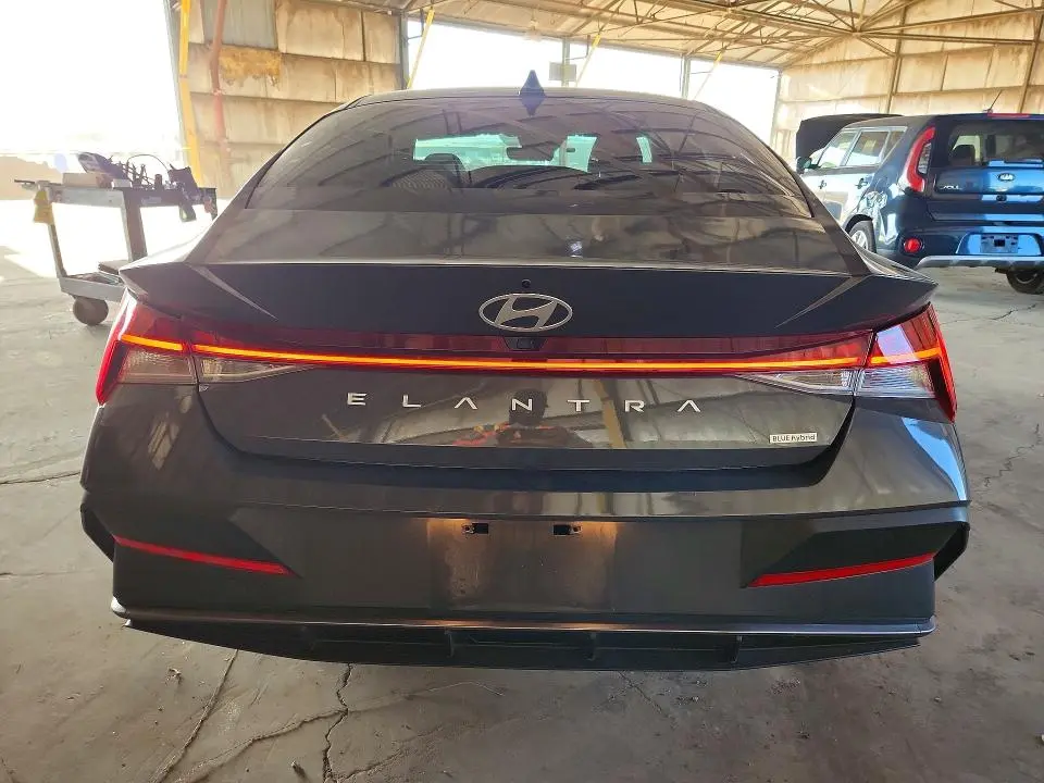 2024 HYUNDAI ELANTRA BLUE  