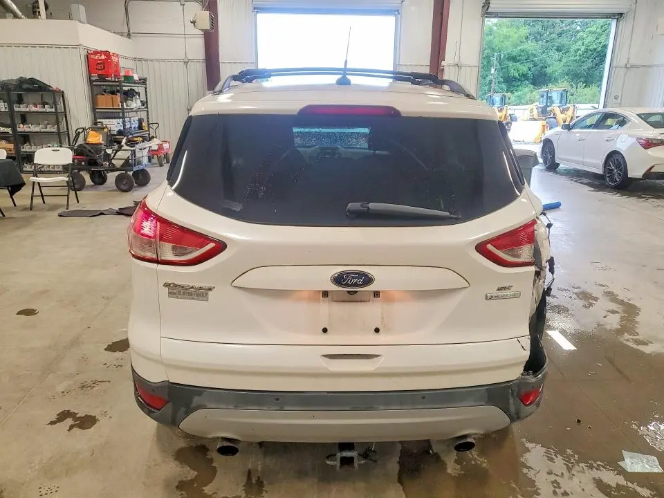 2016 FORD ESCAPE SE  