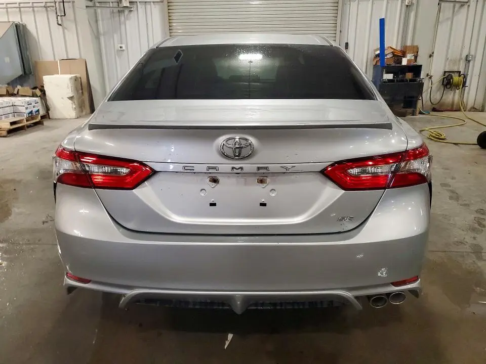 2018 TOYOTA CAMRY SE  