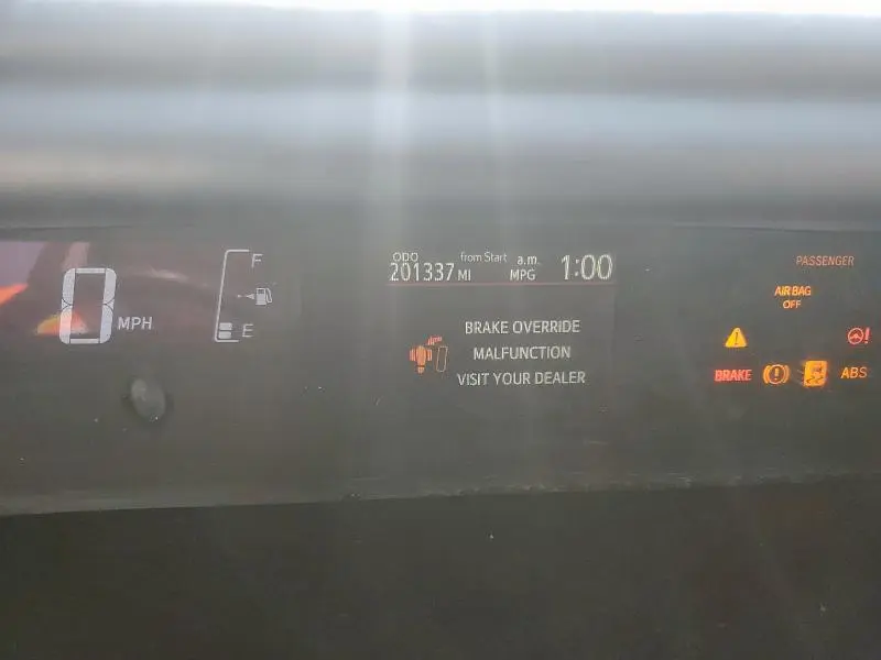 2015 TOYOTA PRIUS C   