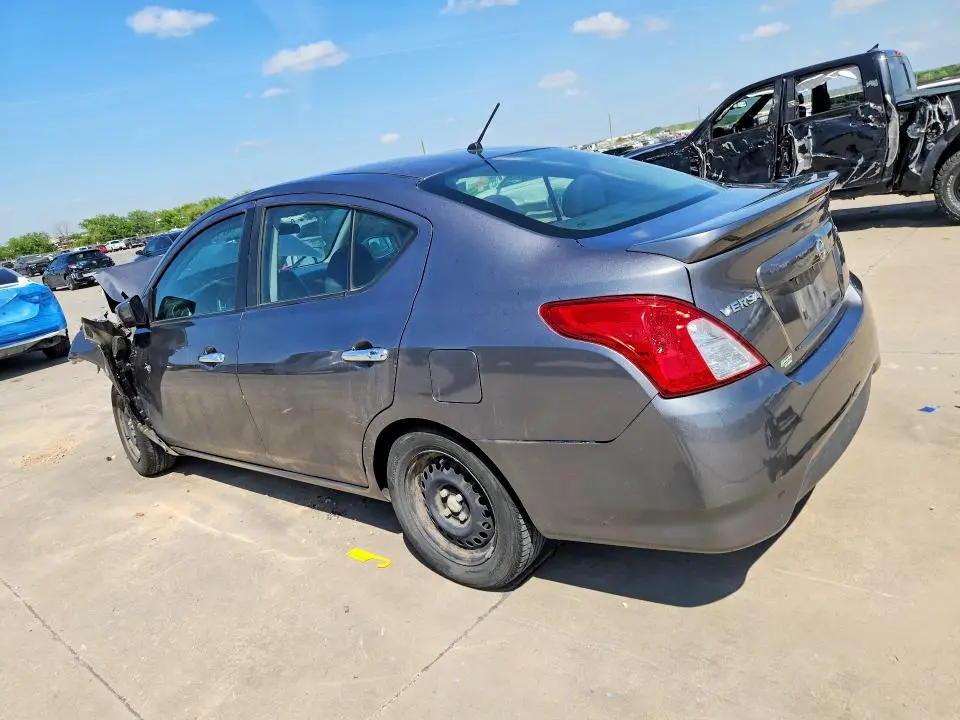 2019 NISSAN VERSA SV  